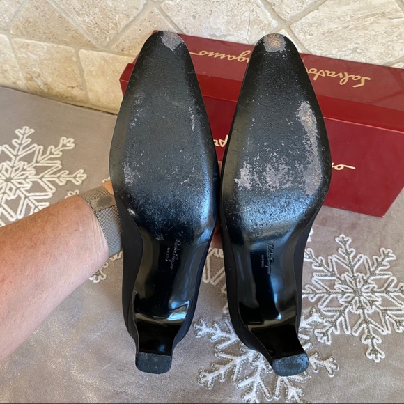 SALVATORE FERRAGAMO Black Pumps NARROW - Picture 11 of 16